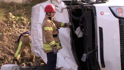Başakşehir'de Trafik Kazası, Minibüs Gizli Buzlanma Nedeniyle Takla Attı