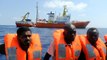 Migranti: l'odissea dell'Aquarius, in mare per giorni con 630 persone a bordo