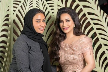 لقطات جديدة تكشف عن قرب تفاصيل إطلالة لجين عمران الناعمة بزفاف ابنتها