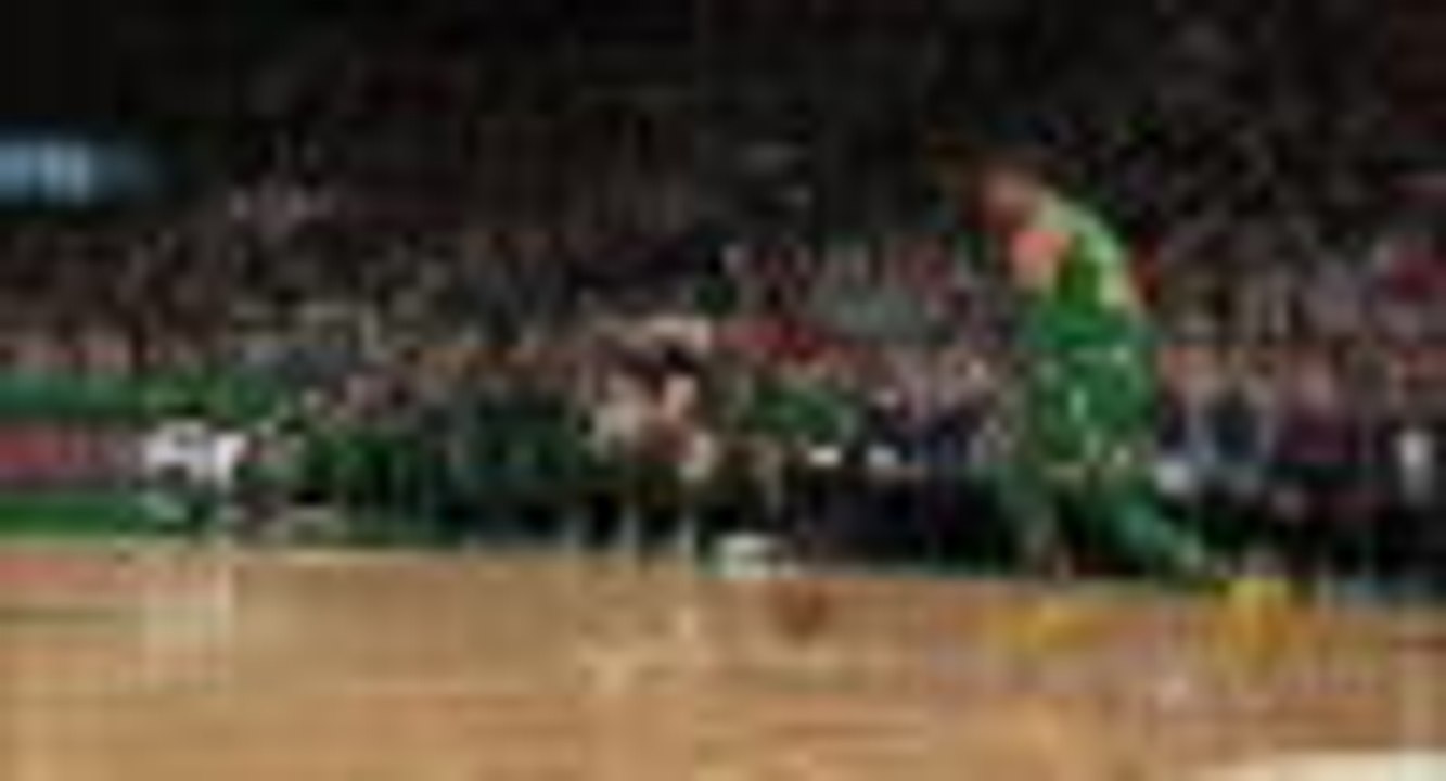 Tatum's huge dunk in Celtics win