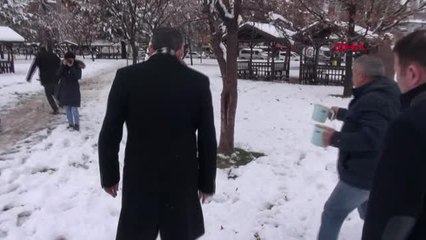 Tokat'ta Sokak Hayvanları İçin Parklara Yem Bırakıldı