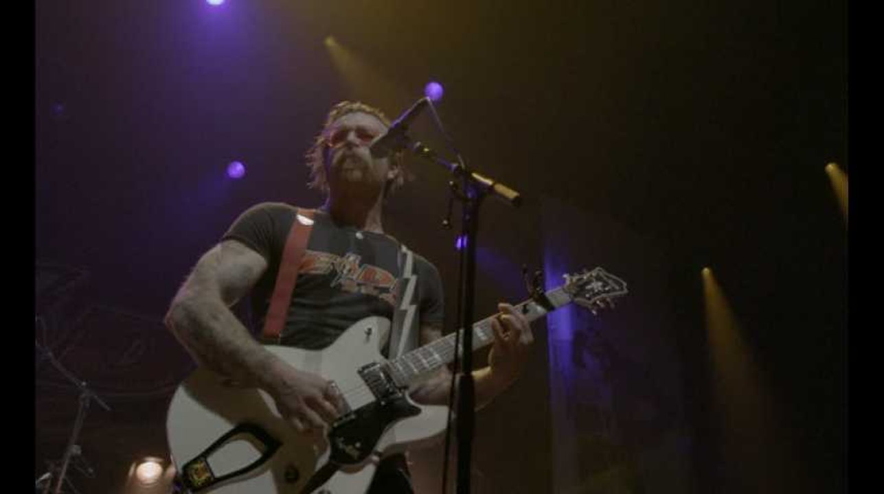 Revivez les premières minutes du concert des Eagles of Death Metal à l'Olympia