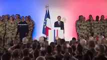 Un militaire s'évanouie devant Macron (Tchad)