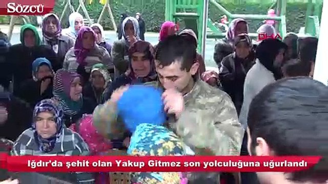 Şehit oğlunu asker selamı ile uğurladı