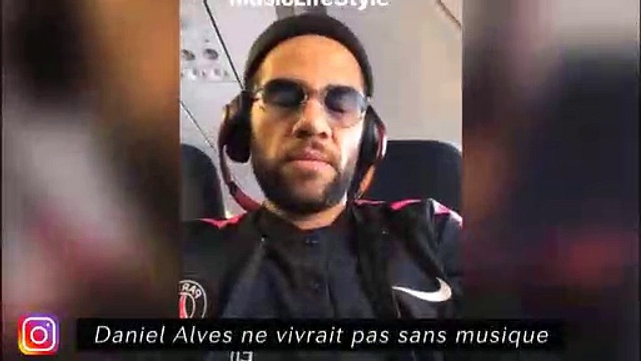 Dani Alves ne vivrait pas sans musique, Aubameyang met bien le bazar à Arsenal