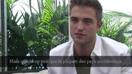 Robert Pattinson : "La politique, c'est un peu de la blague"