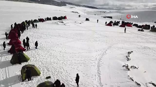 Erzurum'da Çığ Düşmesi ve Tipi Nedeniyle İzcilerle Birlikte Çok Sayıda Vatandaş Mahsur Kaldı