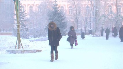 Video herunterladen: Sibirien: Temperaturen in Irkutsk fallen unter minus 30 Grad Celsius