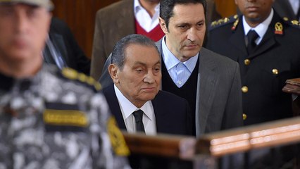 مبارك يشهد ضد الثورة التي خلعته