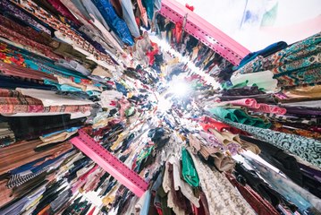 دولة عربية تمتلك أطول خزانة ملابس في العالم