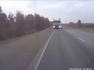 Скачать видео: Ce russe double n'importe comment et va avoir très chaud...