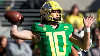 How does Justin Herbert staying in school impact the 2019 NFL Draft?