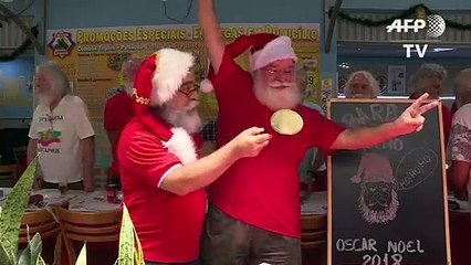 Santas de Brasil dicen adiós a la Navidad