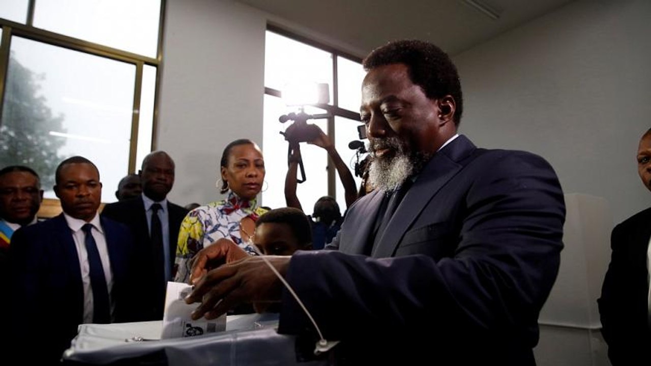 Élections en RDC: Shadary et Kabila votent à Kinshasa