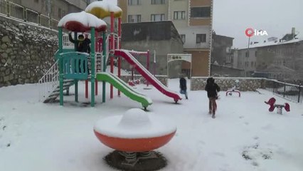 Bayburt'ta Kar Tatili Çocukları Sevindirdi