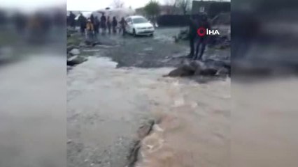 Yağmurda Büyük Zarar Köprü, Öğrencilerin Geçişinden Bir Süre Sonra Yıkıldı