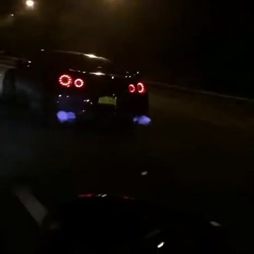 VÍDEO: Así echa fuego por las salidas de escape este Nissan GT-R R35