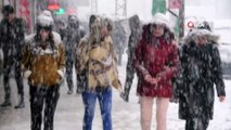 Yüksekova’da yoğun kar yağışı devam ediyor