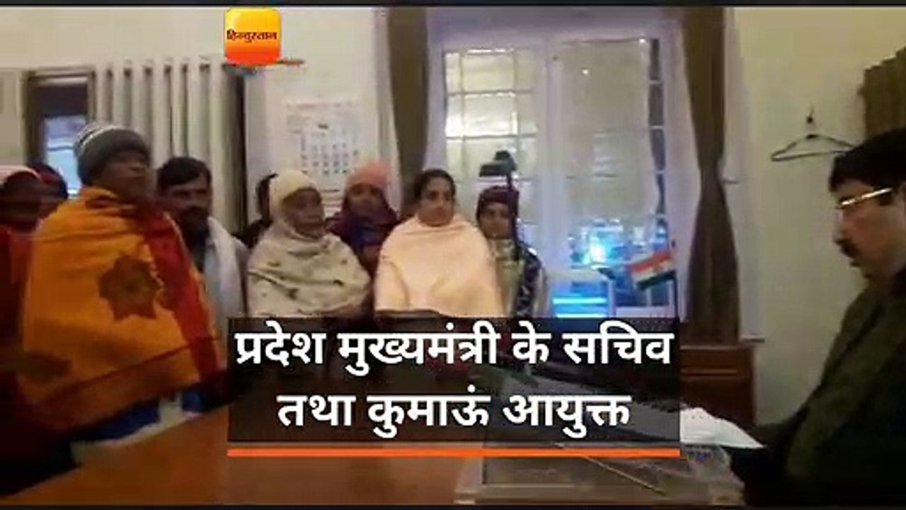 मुख्यमंत्री के सचिव ने जनता दरबार में लोगों की समस्याएं सुनीं
