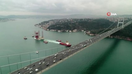 Dev Platformun Fatih Sultan Mehmet Köprüsü'nün Altından Geçişi Havadan Görüntülendi
