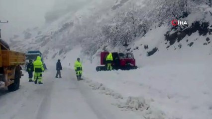 222 köy yolunun kapalı olduğu Tunceli'de karla mücadele çalışmaları