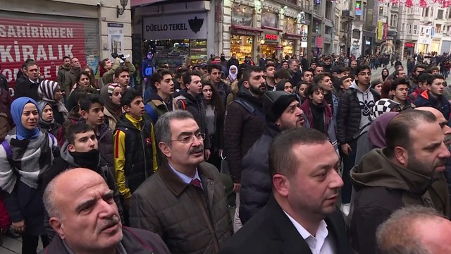 Mehmet Akif Ersoy Mısır Apartmanı önünde anıldı - İSTANBUL