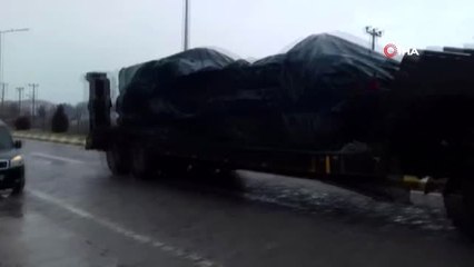 Sınıra Askeri Araç Sevkiyatı Sürüyor