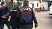 Gasp Zanlılarından Tekmeli Savunma- Mersin'de Parkta Dolaşan İki Şahsın Bıçak Zoru ile Cep...