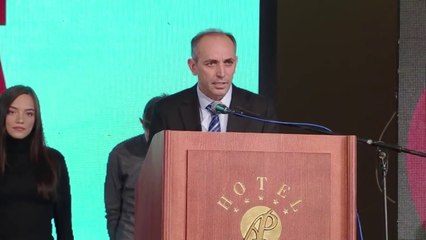 Ibraimi flet shqip, Stoillov ik nga manifestimi