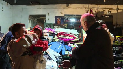 Voluntários apoiam migrantes no Texas