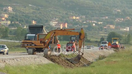 Kontrata pa transparencë, Preçi: Fshehja e të dhënave për shkak të përzgjedhjeve klienteliste
