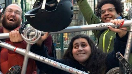 Video | Bisiklet sırtında Türkiye'ye gelen iki Fransız tandemlerini 'Engelsizlere' bağışladı