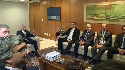 Um presidente orgulhoso de sua impopularidade
