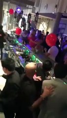 Ivre elles dansent sur le Bar et tombent à la renverse en pleine soirée !