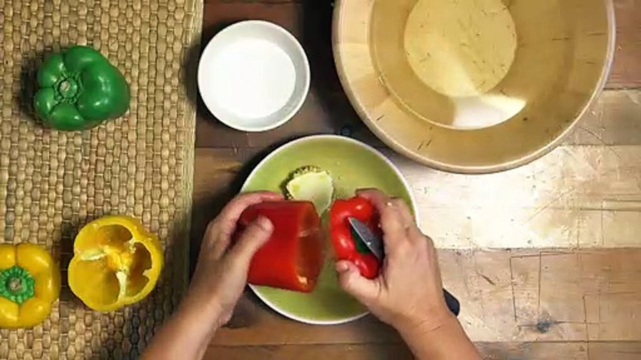Pimientos rellenos de QUINOA y pollo | Receta fácil con truco