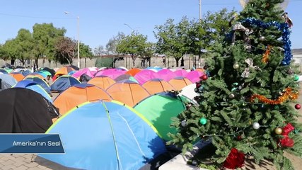 VOA Türkçe Meksika'da ABD Sınırını Geçmek İsteyen Göçmenleri Görüntüledi