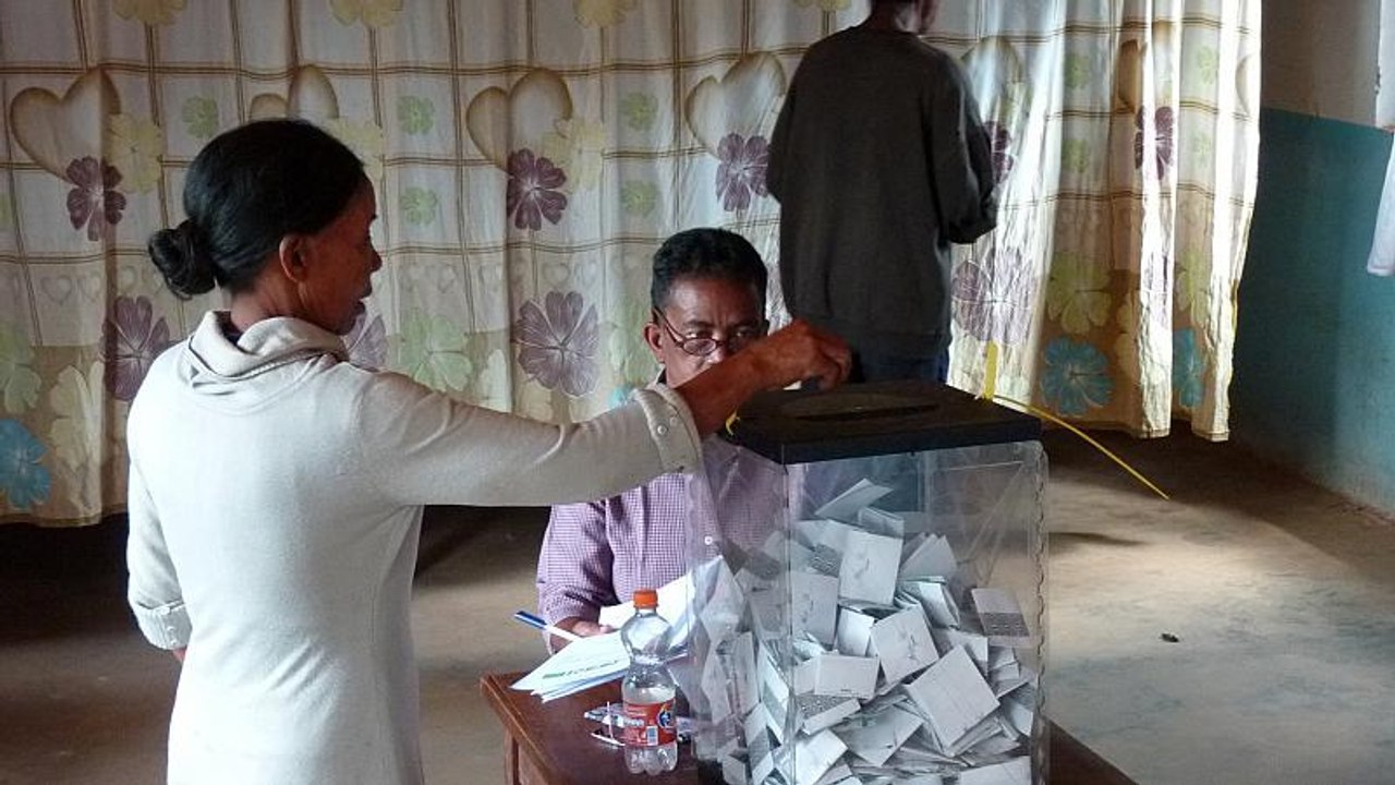 Madagaskar: rajoelina gewinnt präsidentenwahl - streit um ergebnis