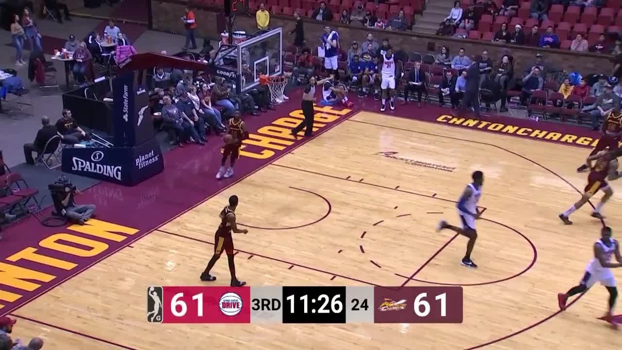 Johnny Hamilton skies for the big oop