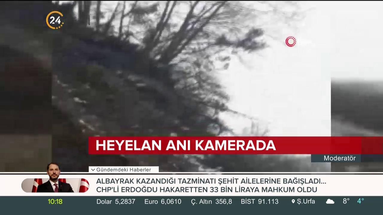 Ağaçlar yola devrildi