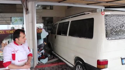 Fren Yerine Gaza Bastı, Dükkana Daldı: 2 Yaralı