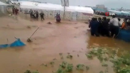 - Suriyeli Çocuk Sel Sularından Kurtarıldı