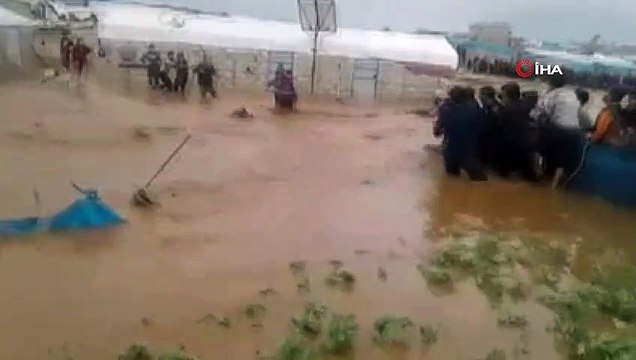 - Suriyeli Çocuk Sel Sularından Kurtarıldı