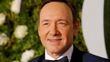 القضاء الأمريكي يراجع فيديو لنجم هوليوود كيفن سبيسي متحرشاً بقاصر
