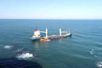 Karaya Oturan Gemiyi Kurtarma Çalışmaları Devam Ediyor