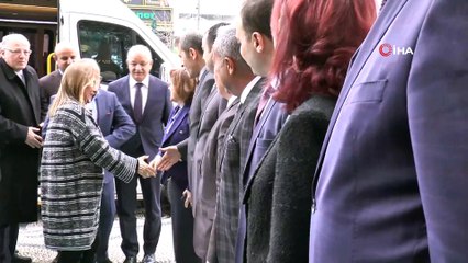 Bakan Pekcan'dan Gaziantep Büyükşehir Belediyesi'ne ziyaret