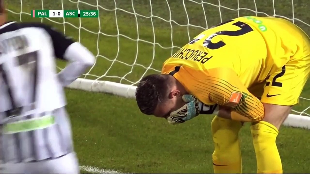 Guarda-redes marca o auto-golo mais insólito de 2018