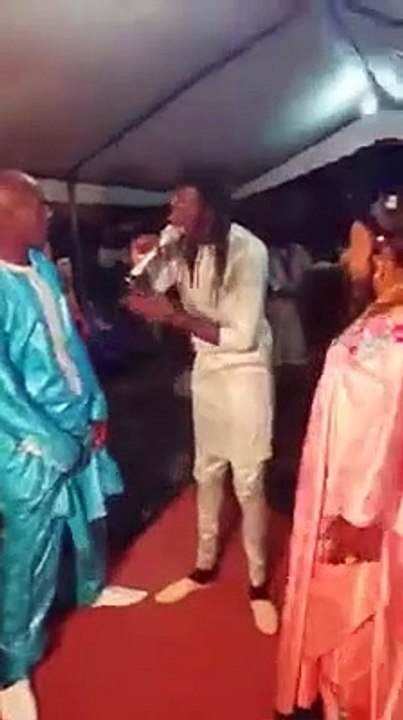 Guéweul bii niawna lamign deh : "Bii thio.. thio.. kane la ? Bii badi.. badi... kane la ?"