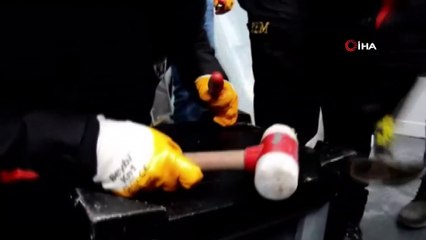 Ev eşyası taşıyan kamyondan 14 kilo 400 gram eroin çıktı