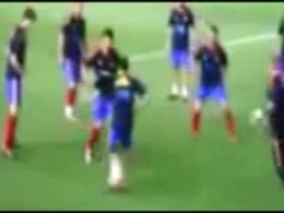 تعليم مراوغات لاعبين كرة القدم ‬