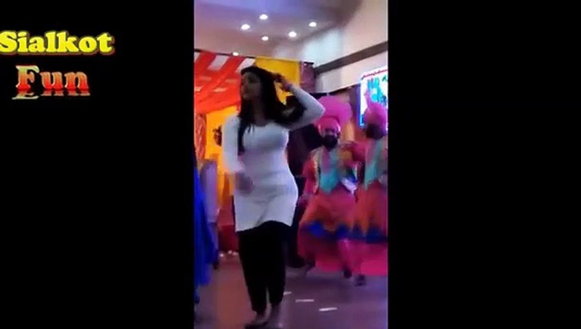 Mandy Grewal Dance Wedding Best Dance Performance India wife 848x480 pic Mandy Grewal Dance Wedding Best Dance Performance India image pic